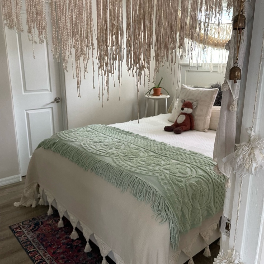 •| vintage chenille bedspread - Picture 5 of 8